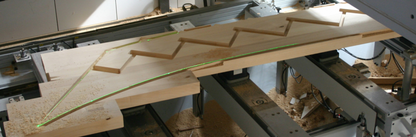 Positionnement d'un limon d'escalier sur table CNC à l'aide de SL-Laser